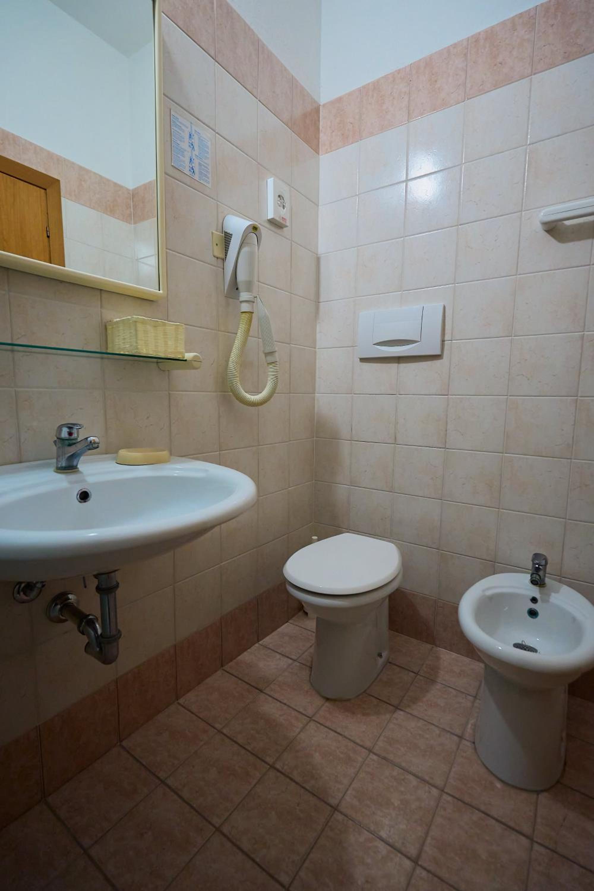 Hotel Acquario 48/50