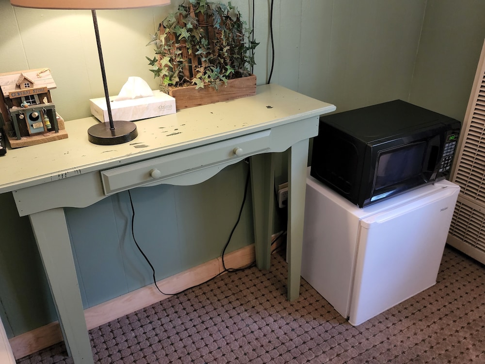 Cinnamon Bear Inn 5/80