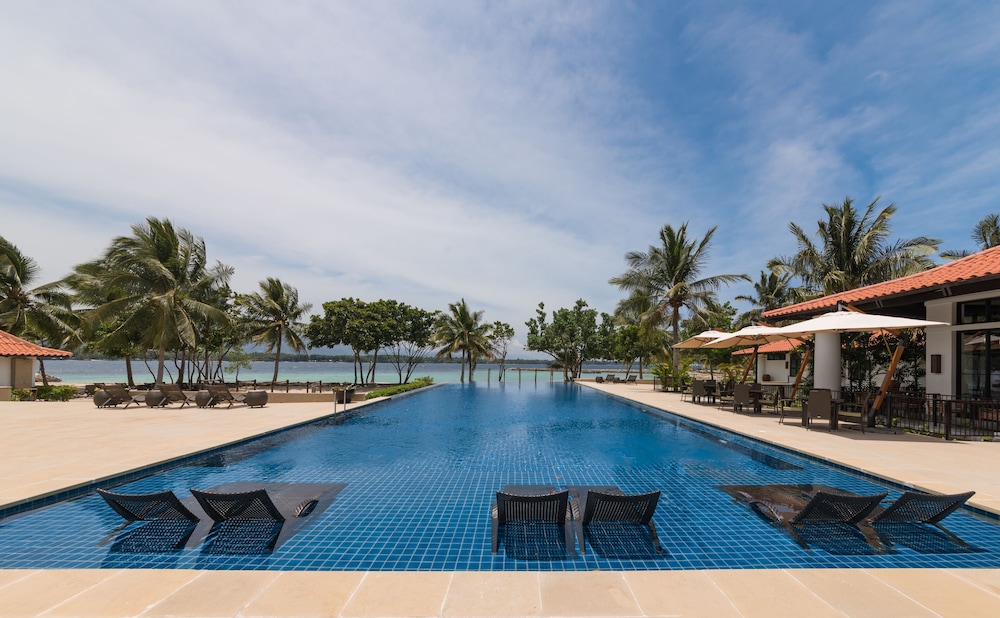 Dusit Thani Lubi Plantation Resort 64/67