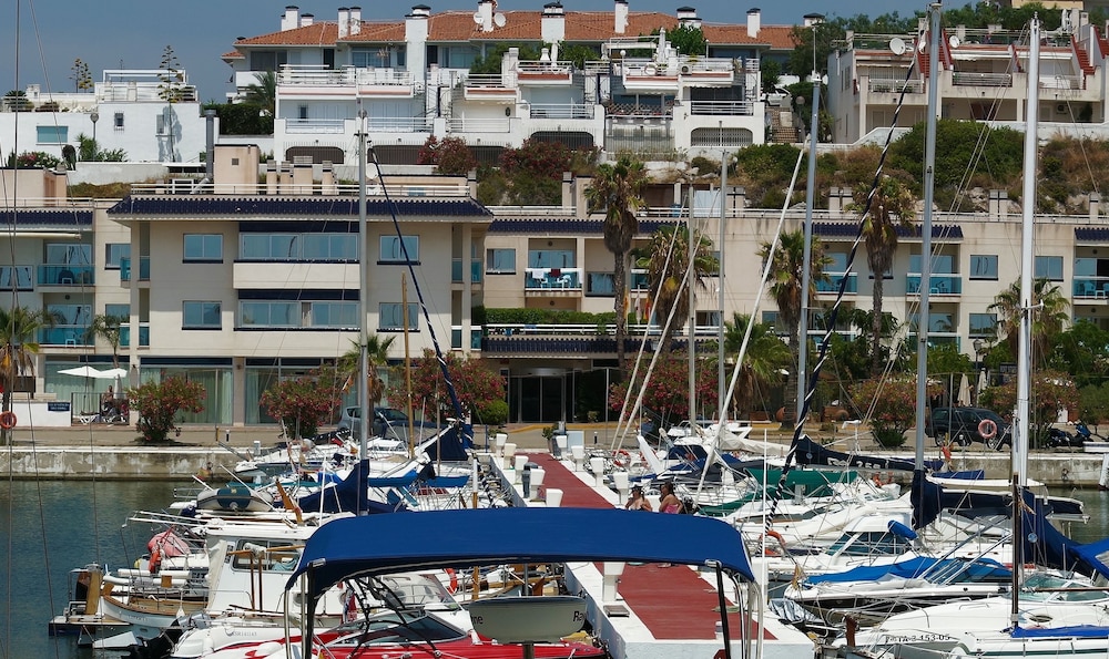 Port Sitges Resort Hotel 64/70