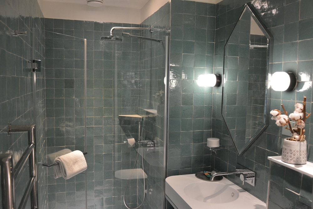 Le Katorze Hotel 25/29