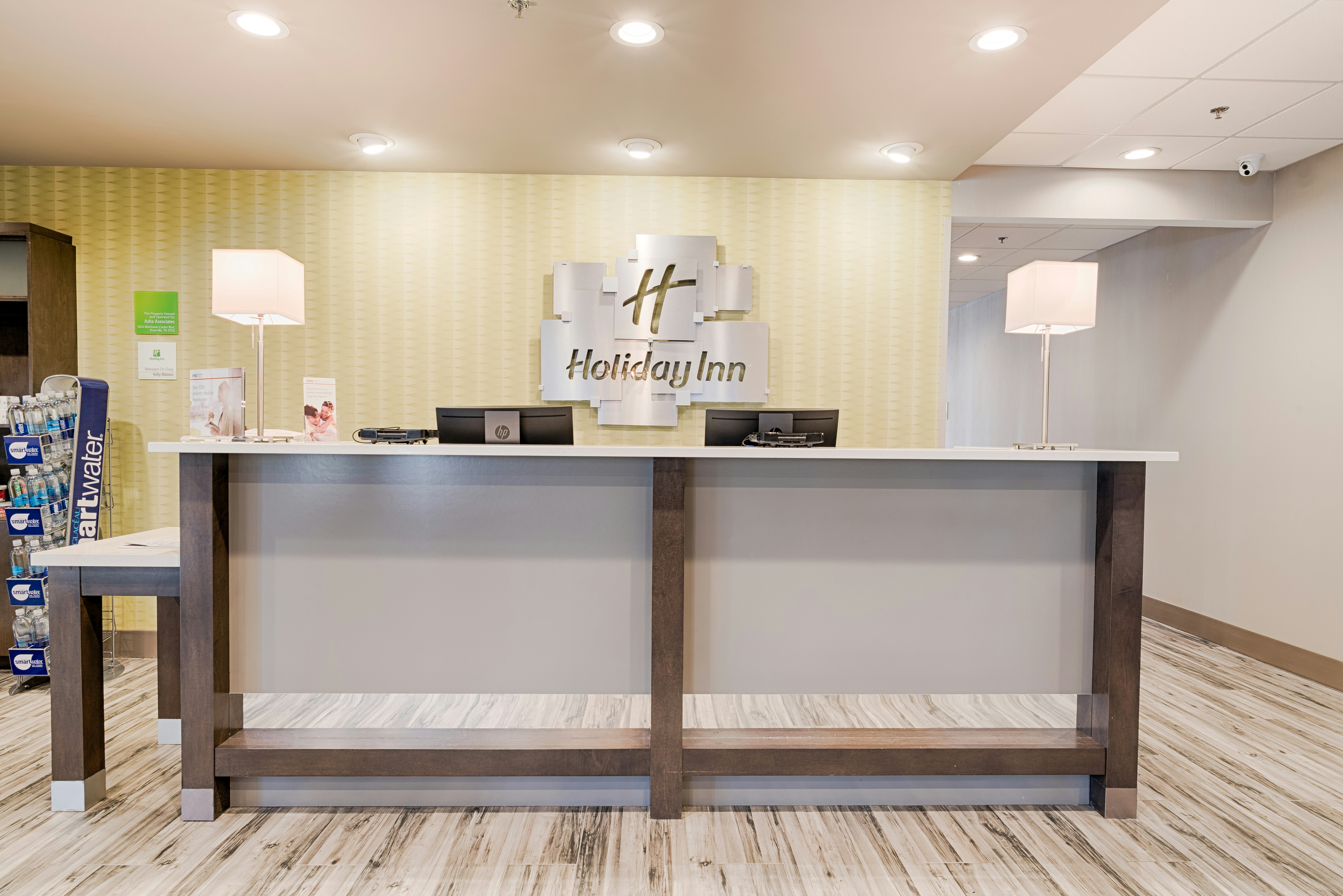 Holiday Inn Knoxville N - Merchant Drive 10/77