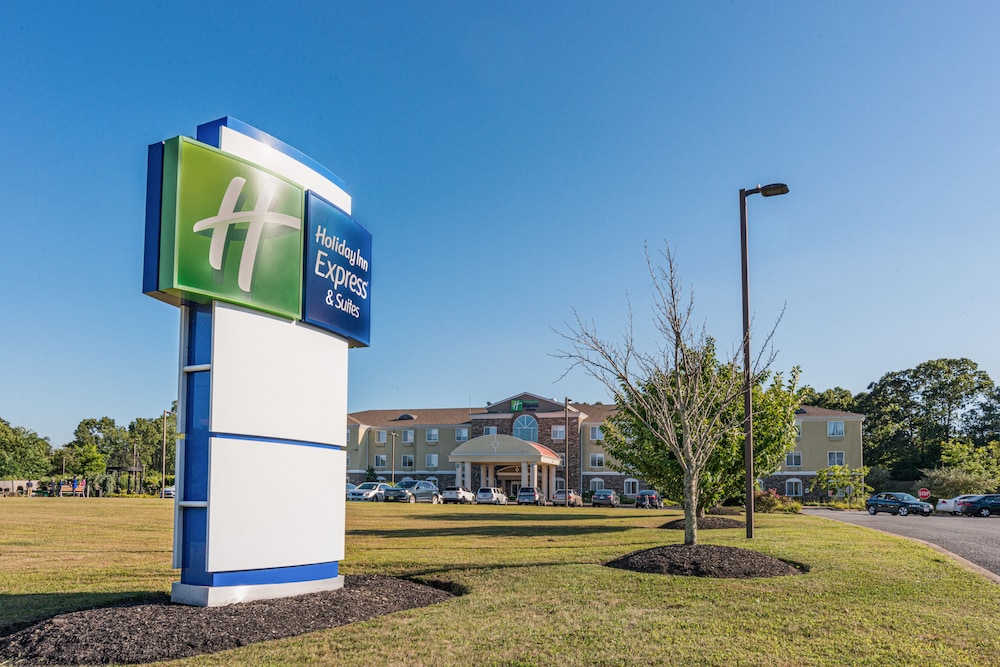 Holiday Inn Express Hotel And Suites Swansea 3/50