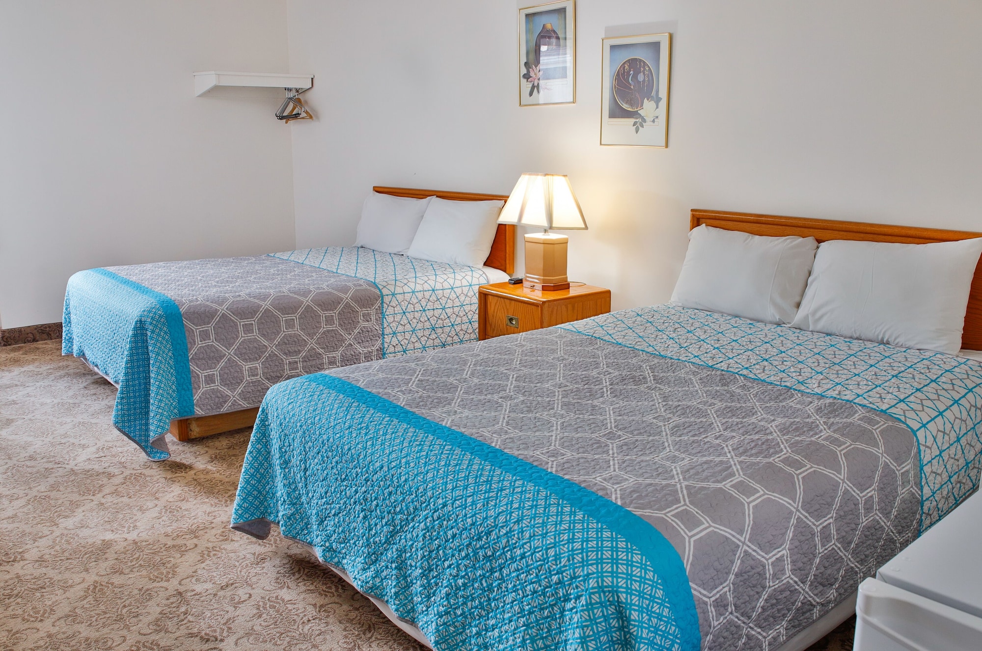 LUXURY, 2 QUEEN BEDS