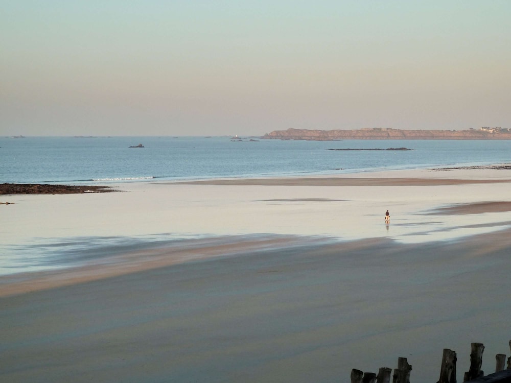 Mercure St Malo Front de Mer Hotel 42/48