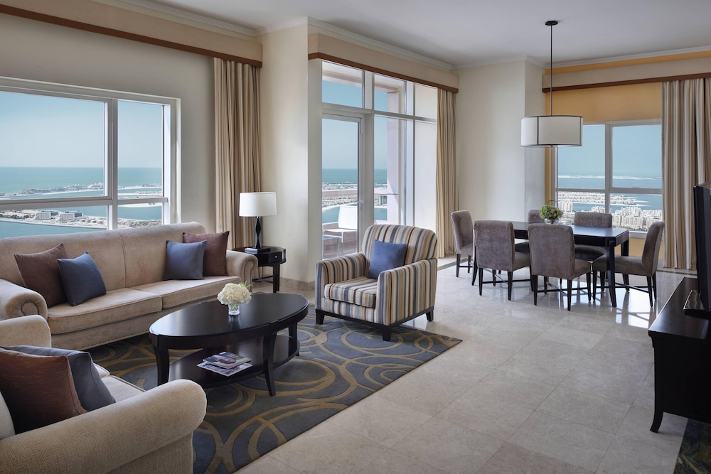 Dubai Marriott Harbour Hotel Suites 18/32