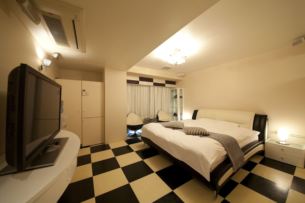 V Hotel - Adults Only 17/50