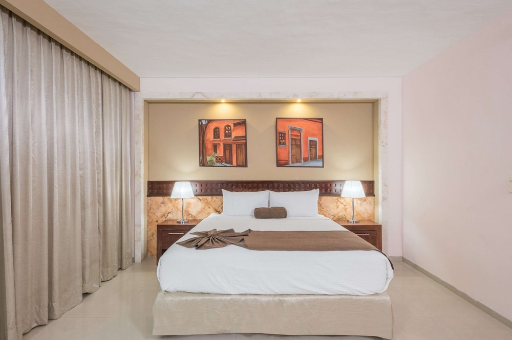 WYNDHAM MERIDA 26/58