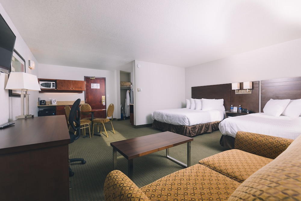 Service Plus Inn and Suites - Grande Prairie 20/62