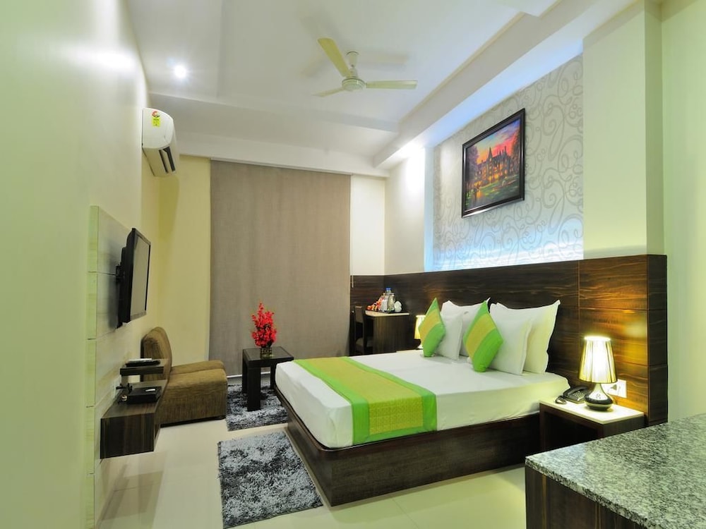 Hotel Sky Rich International 12/33