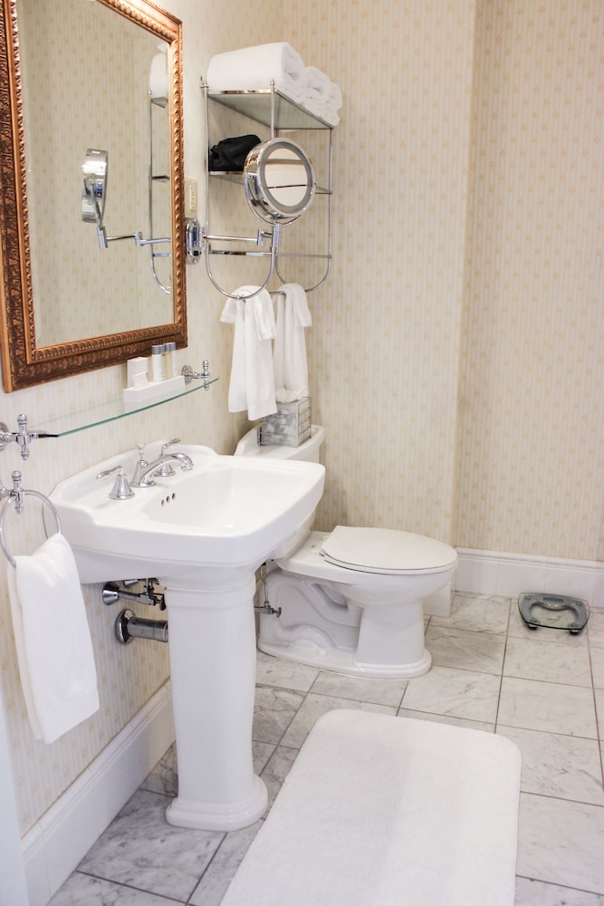 جناح جونيور بسريرين كوين، Hotel Providence Trademark Collection By Wyndham 2/2