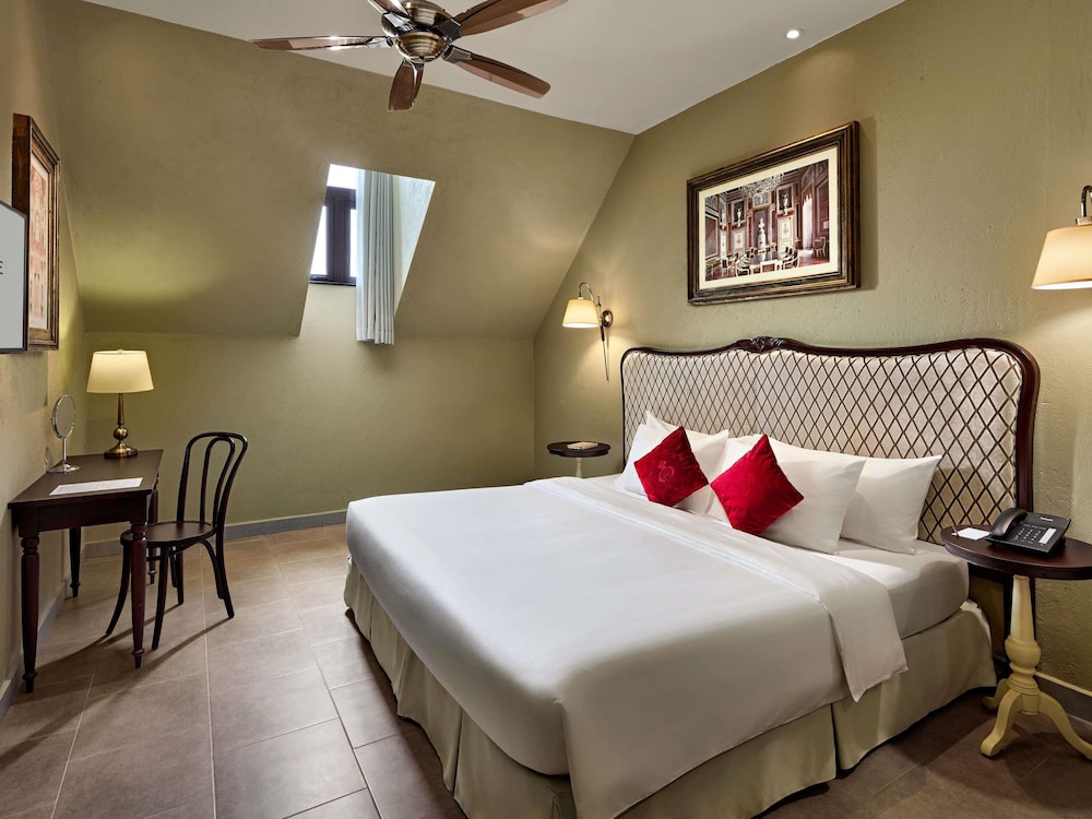 Room, King Bed, Attic