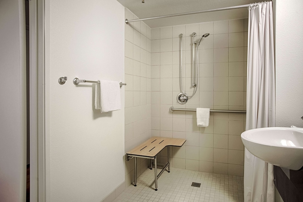 Motel6 East Syracuse, NY - Airport 21/59