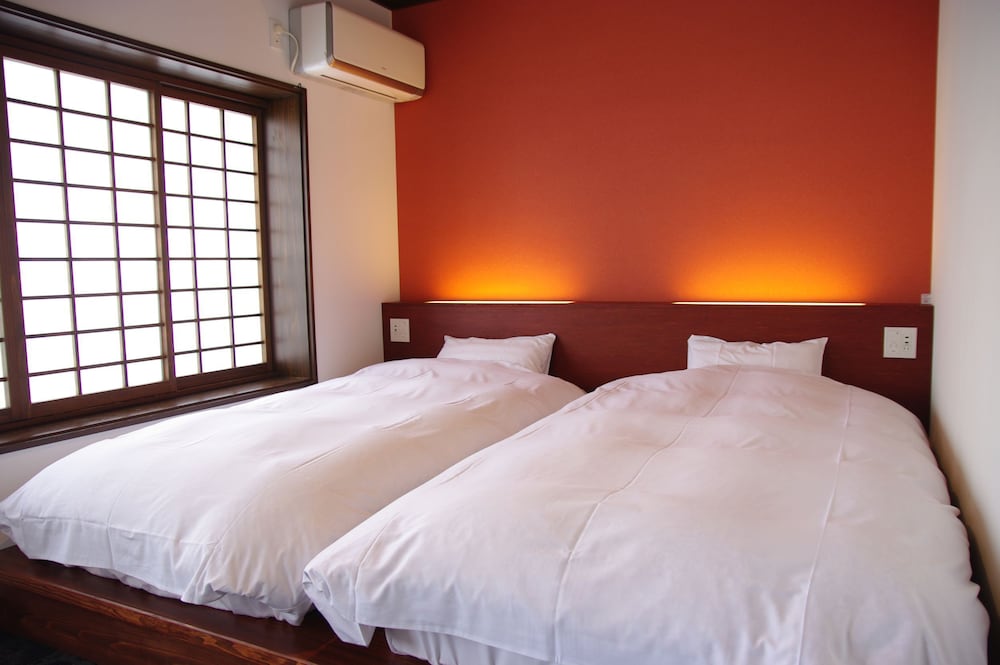 Manor, House, 4 Beds