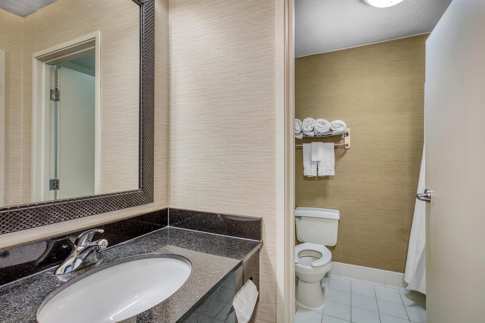 SureStay by Best Western Mount Pleasant Racine 59/61