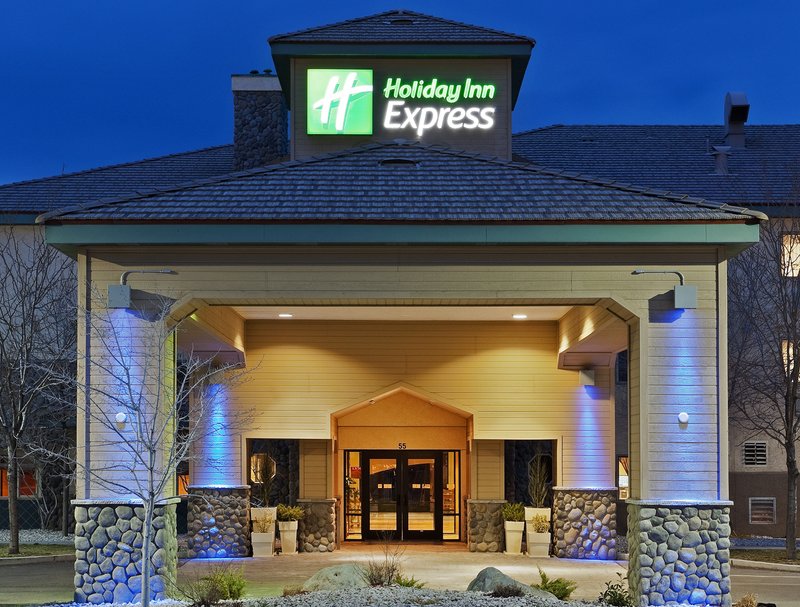 Holiday Inn Express Fallon 2/81