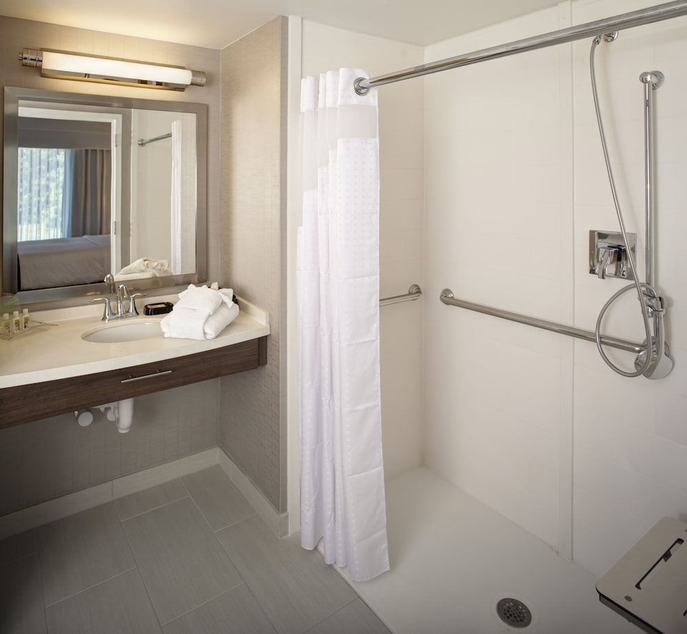 HOLIDAY INN FRANKLIN - COOL SPRINGS 18/64