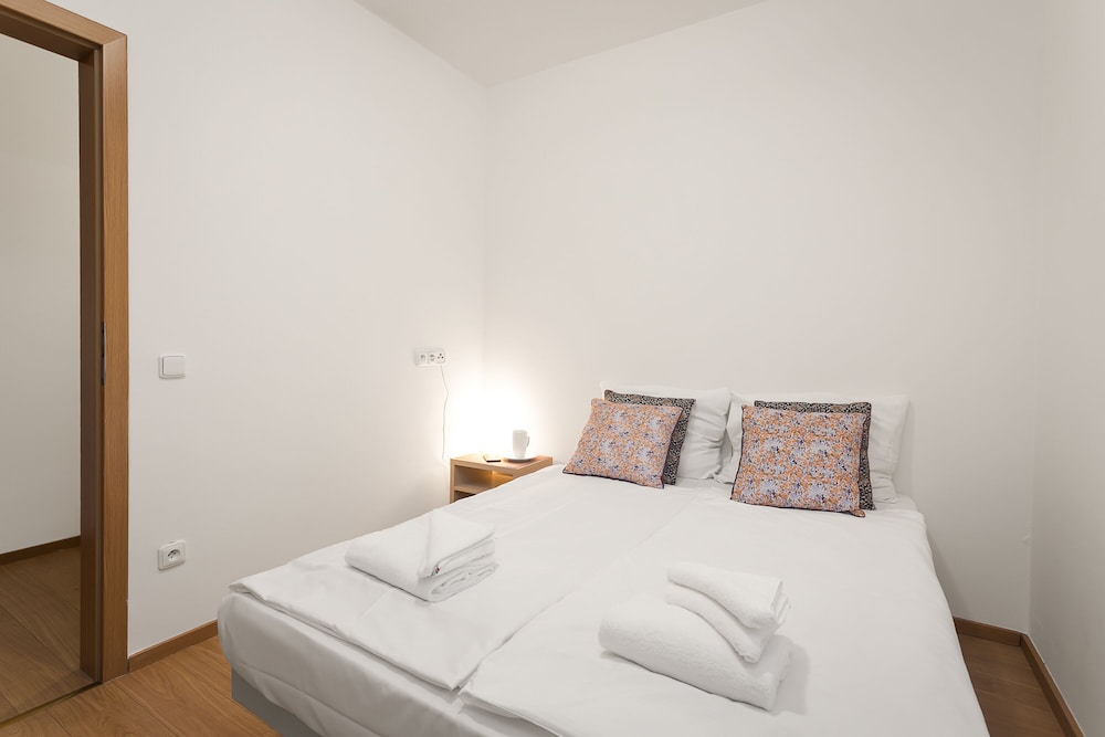 CONDO, PREMIUM