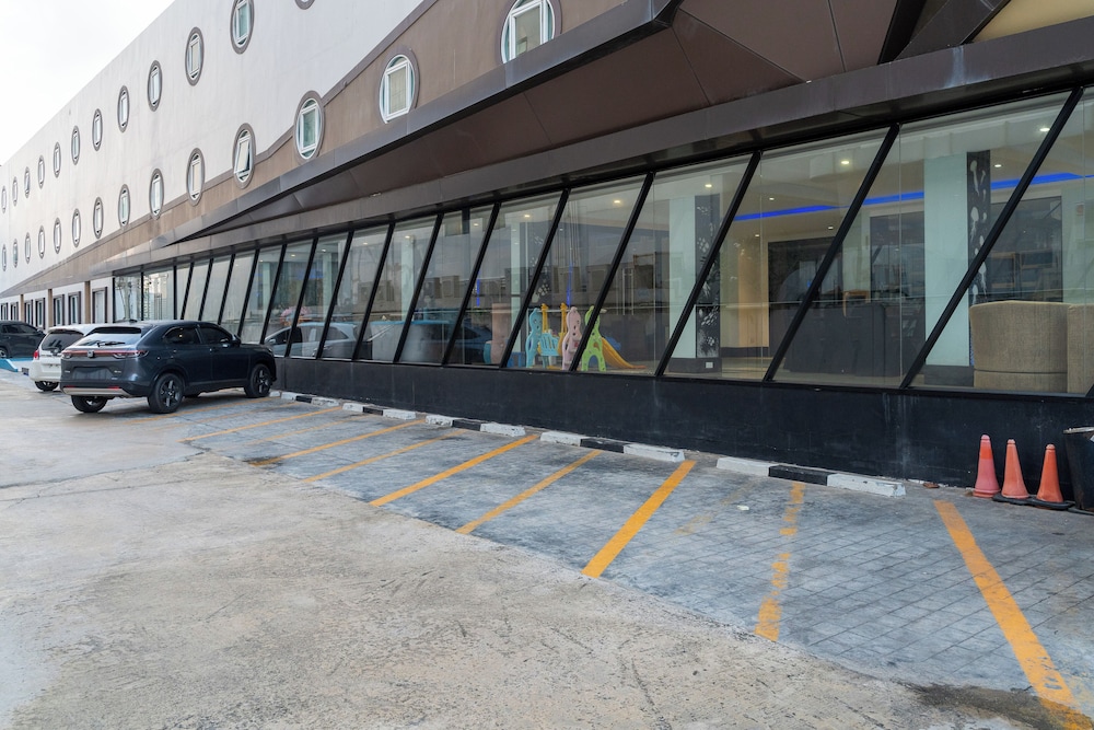 Rodina Beach Hotel 66/74