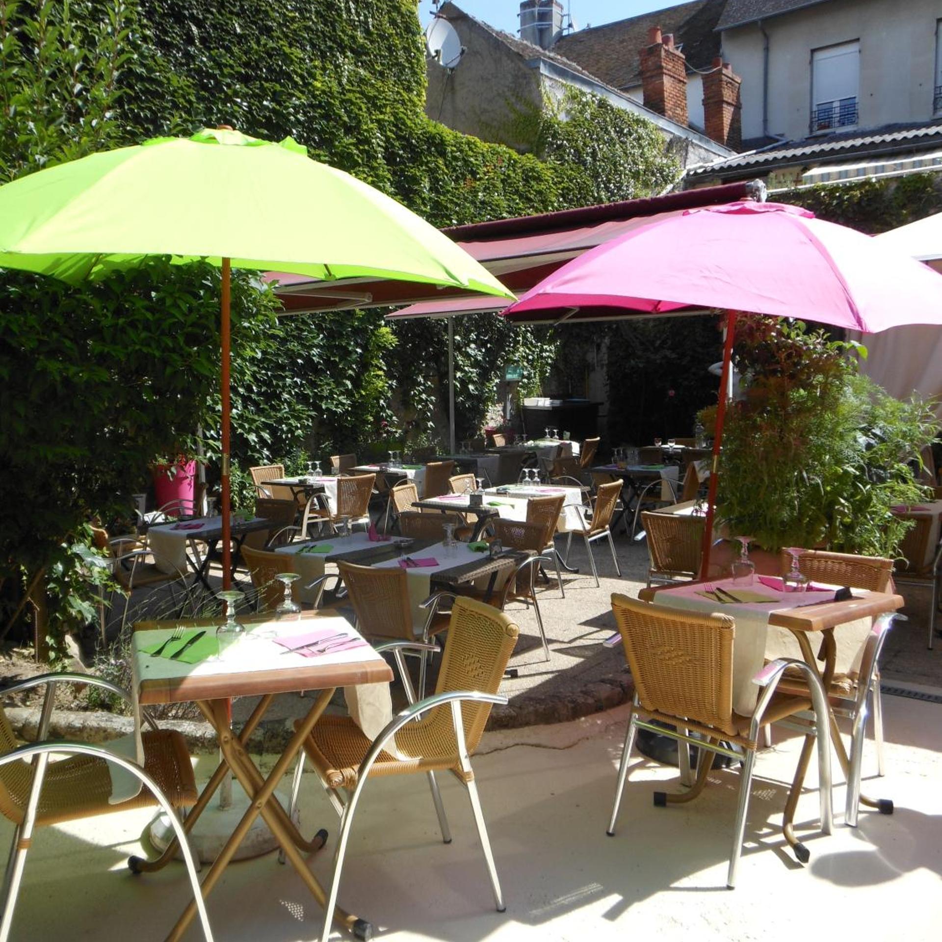 LOGIS HOTEL ECU DE FRANCE 38/45