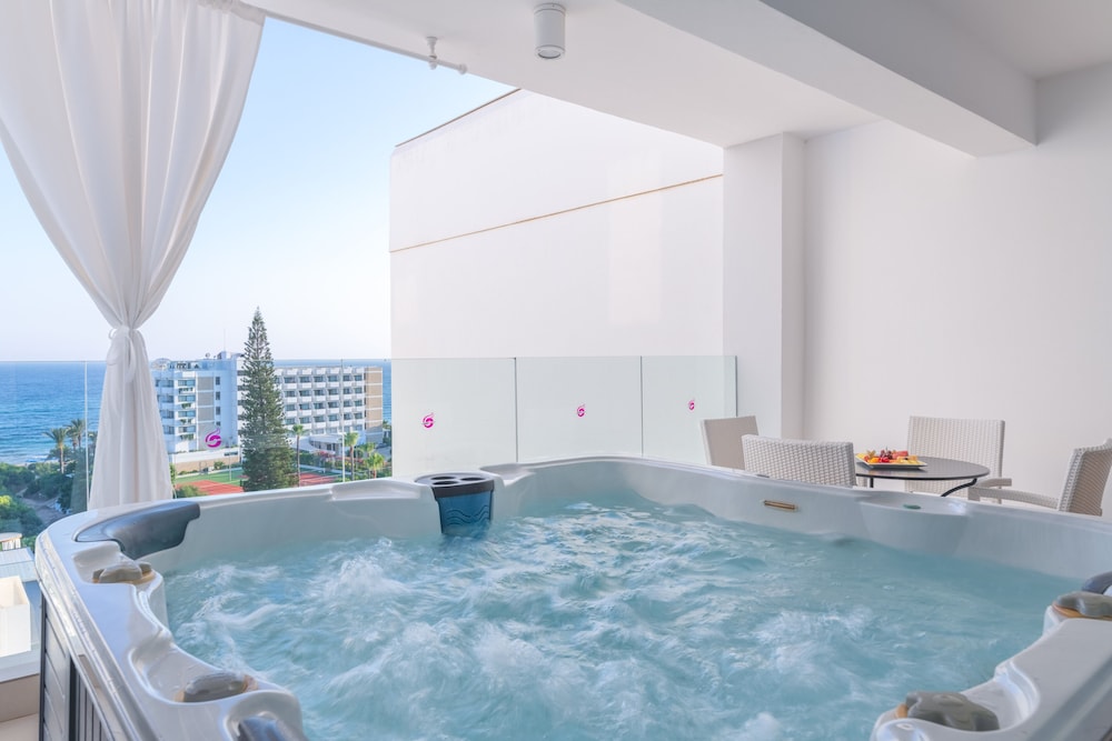 Napa Mermaid Hotel Suites 70/90