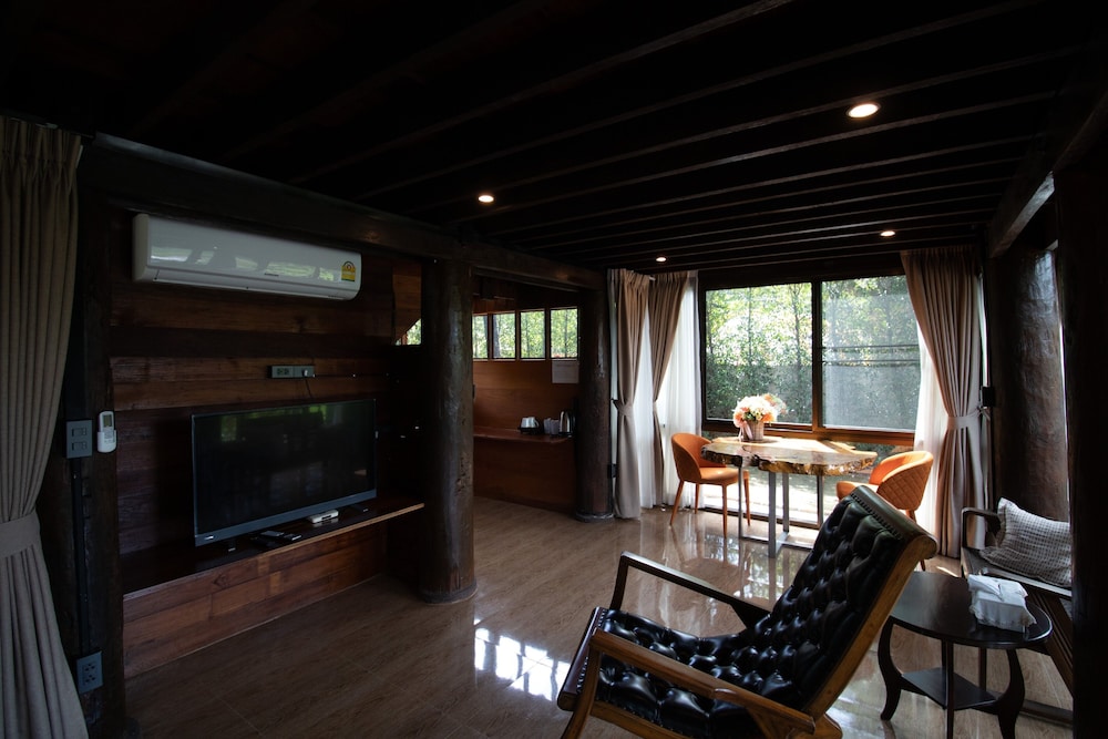 Royal Train Garden Resort 29/50