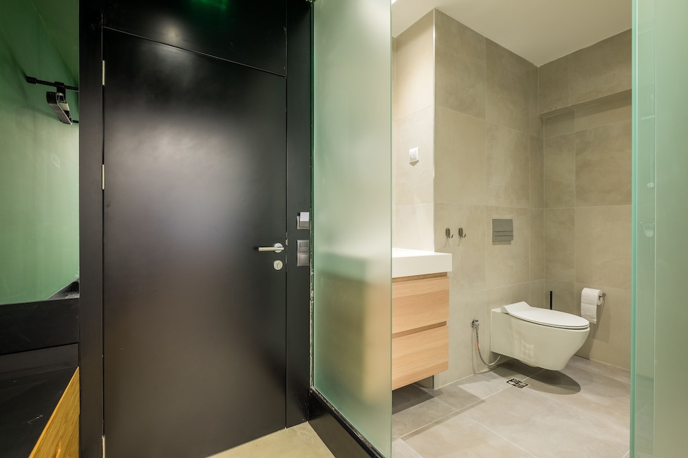 R34 Boutique Hotel 47/50