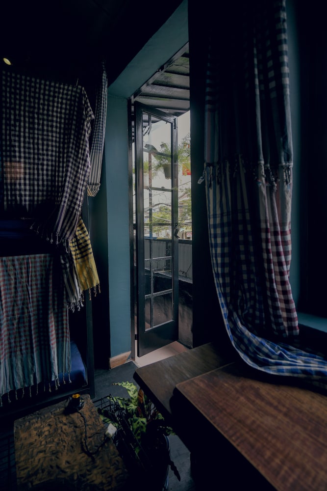 Leuleu Hostel 2 8/15