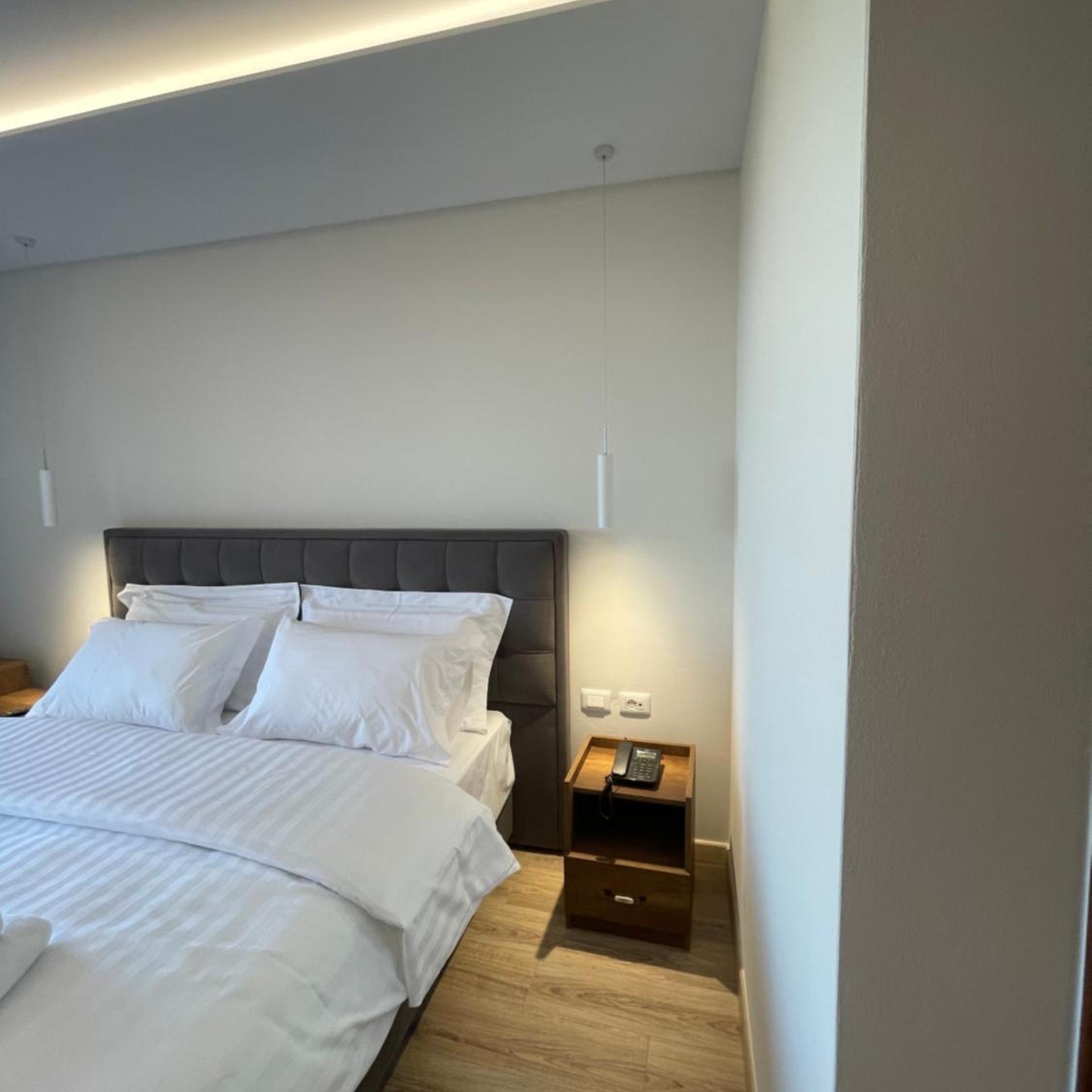 Kroi Hotel 10/57