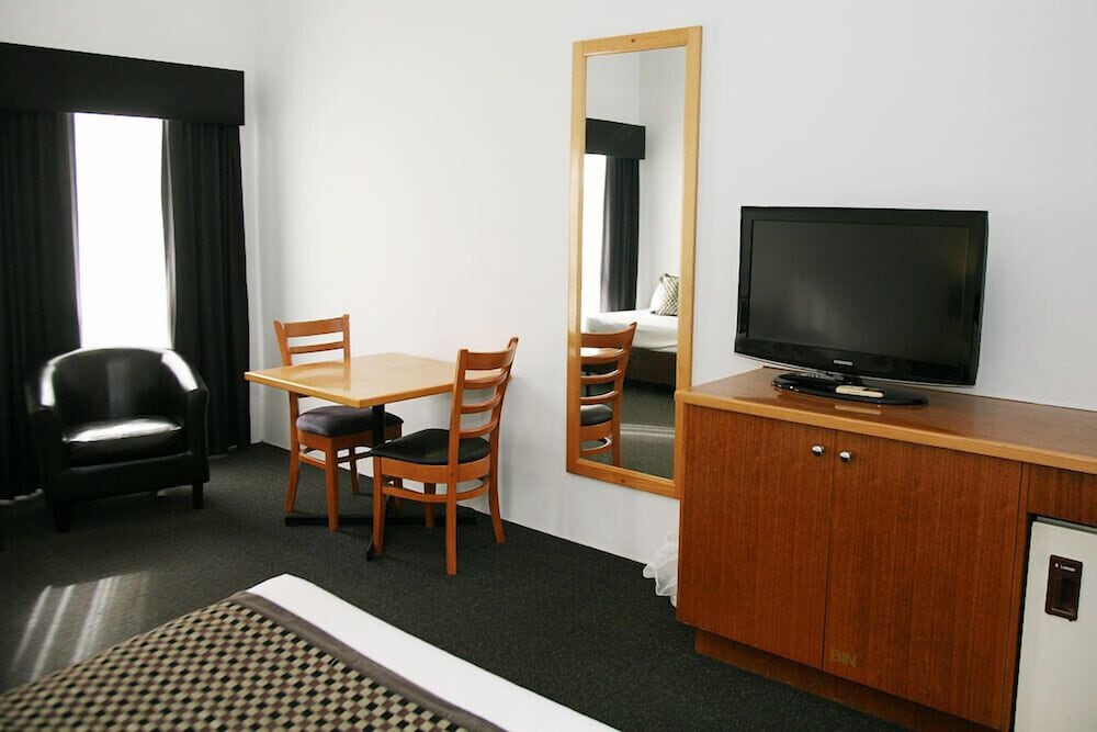 Footscray Motor Inn And Serviced Apartments 36/42