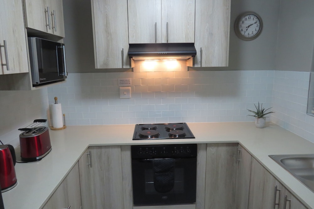 Dunton Guest House 17/50