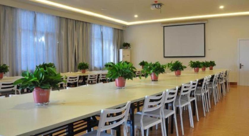 Greentree Inn Binzhou Wudi Ginza Square Express Hotel 40/47