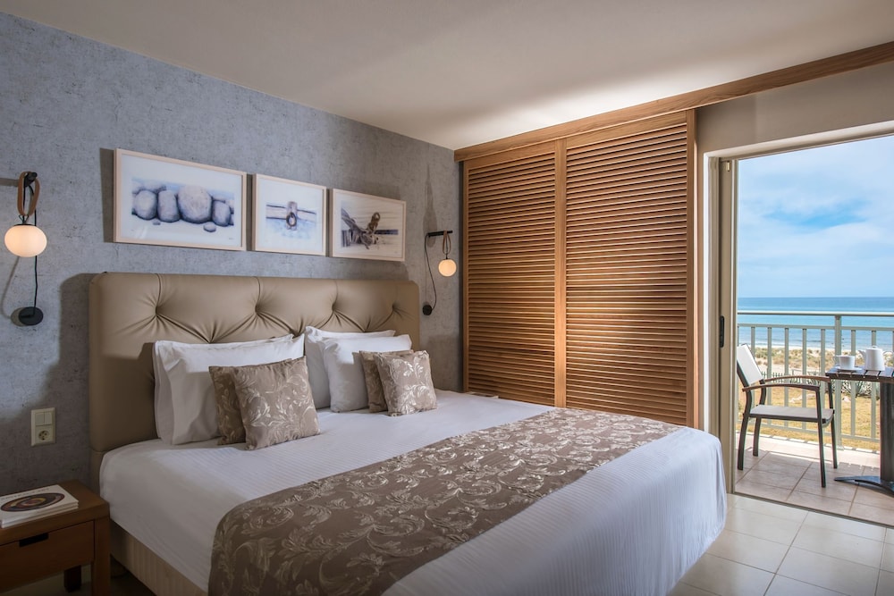 Bella Beach Hotel 27/70