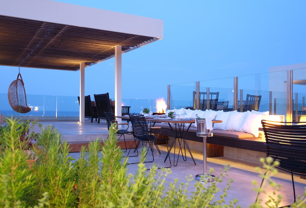 THALATTA SEASIDE HOTEL 37/73