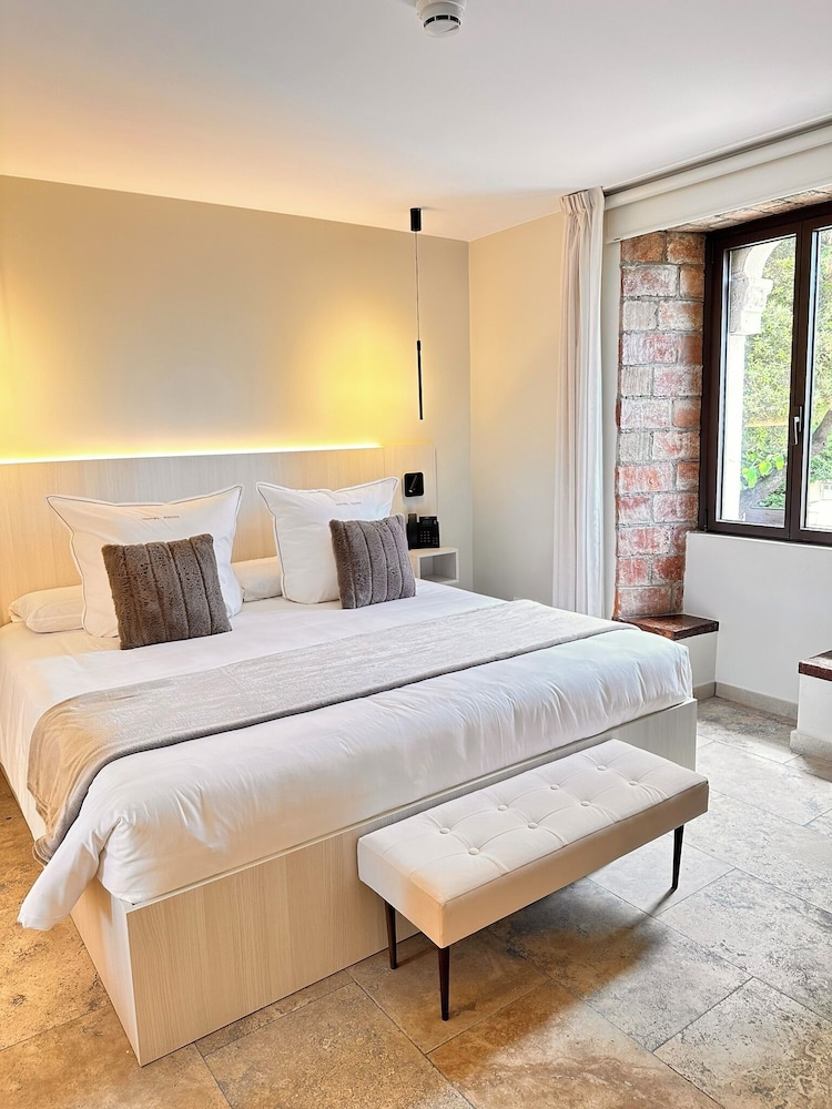 Boutique Hotel Comtal Empuries 12/50