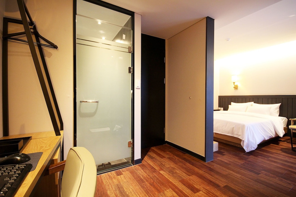 2Day Hotel 24/50