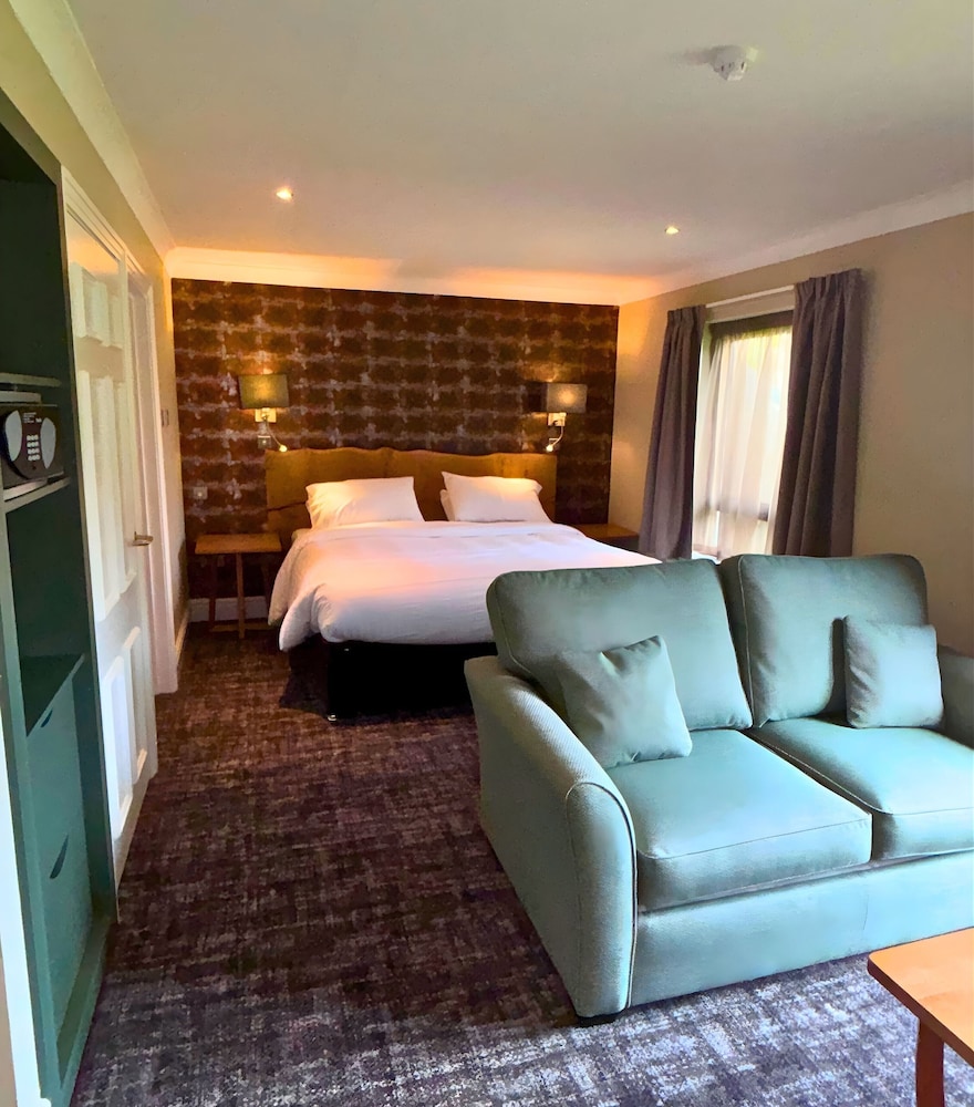 EX. BEST WESTERN WATERLOO HTL LDG 13/50