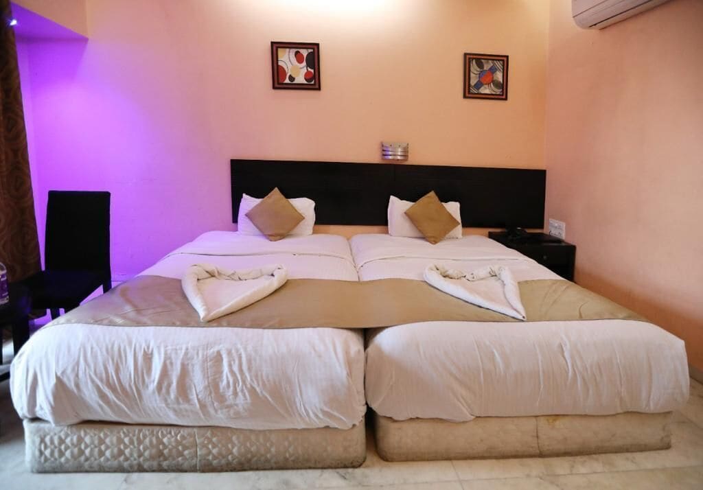 غرفة ديلوكس بسرير كينج، Hotel Aristro 3/8
