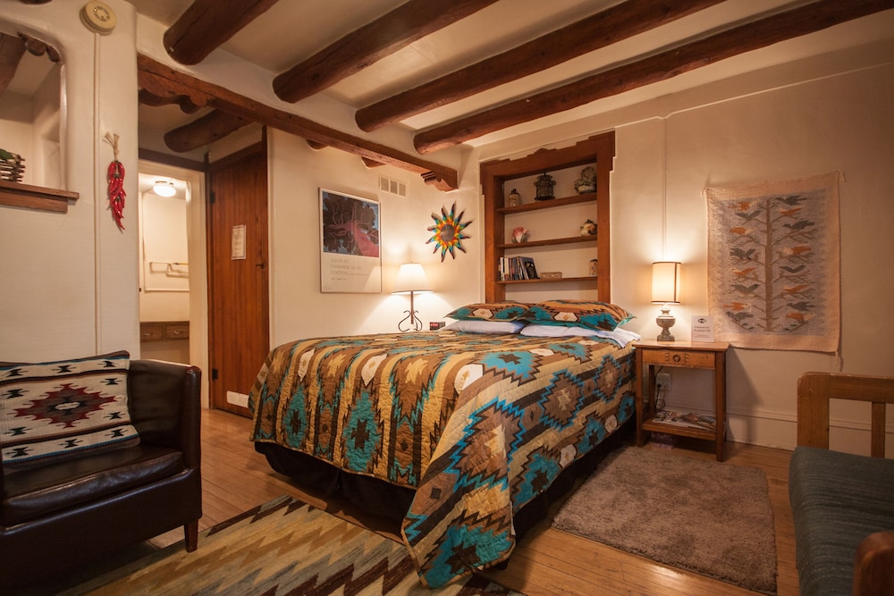 Pueblo Bonito Bed And Breakfast Inn 7/70