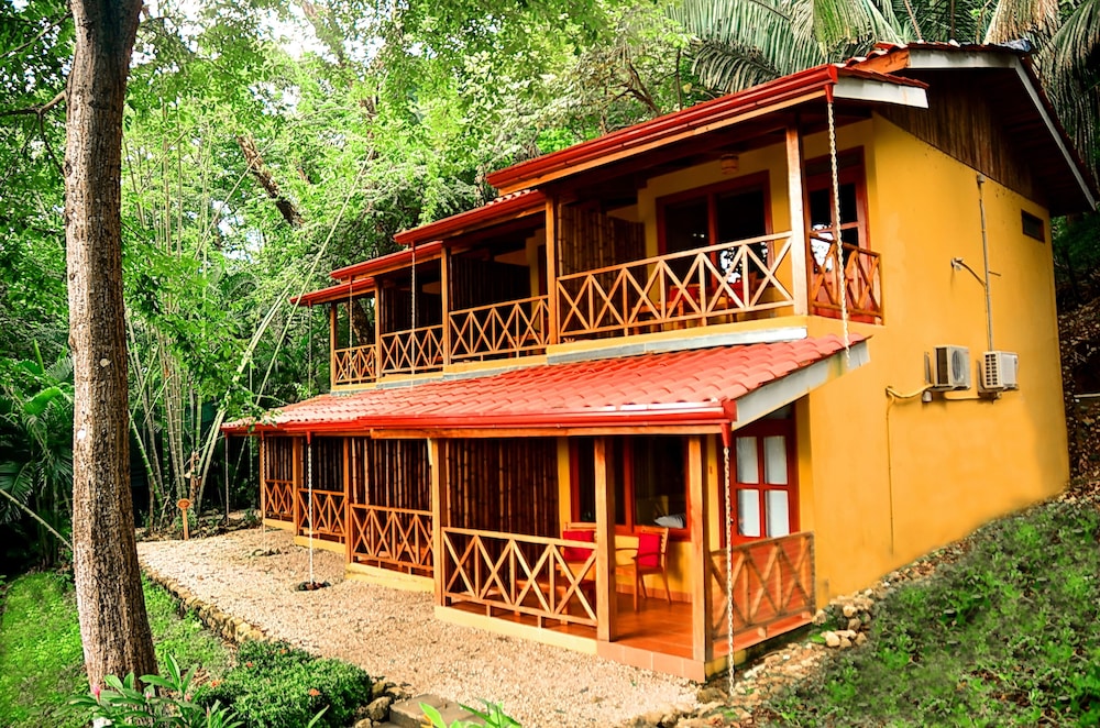 Esencia Hotel And Villas 5/65