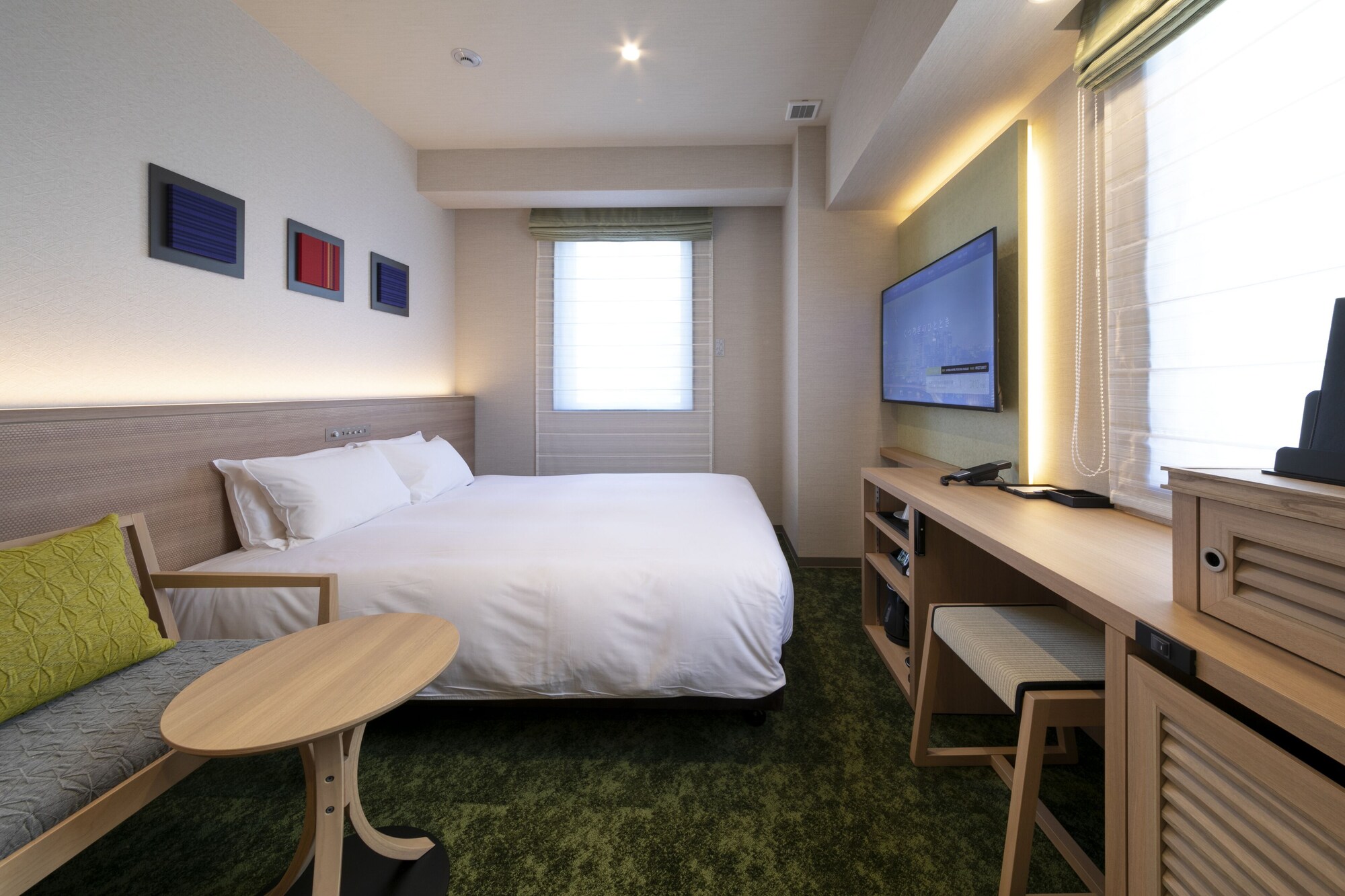 ROOM, QUEEN BED