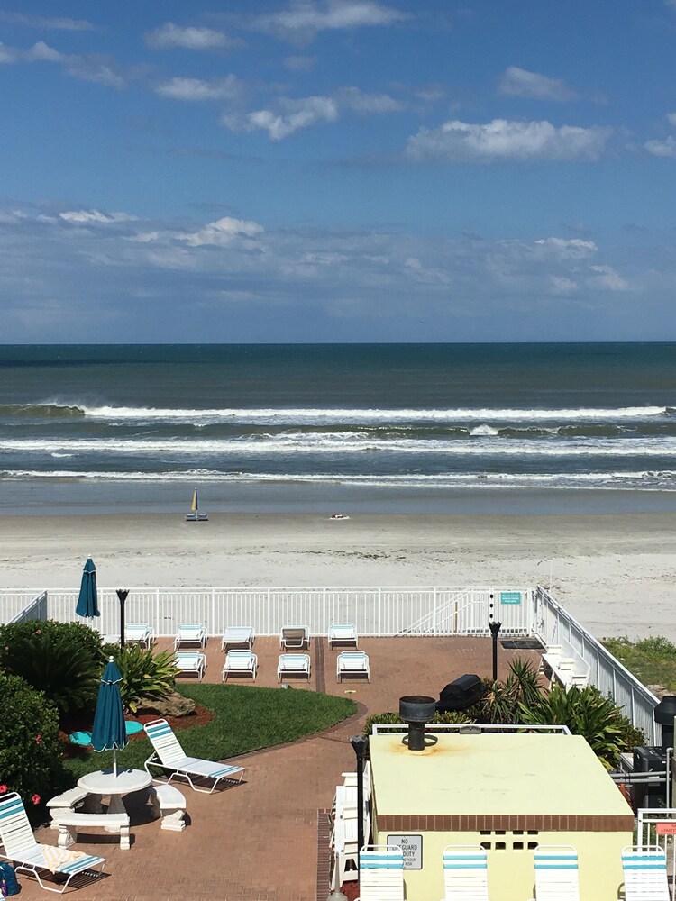 Sea Shells Beach Club 59/67