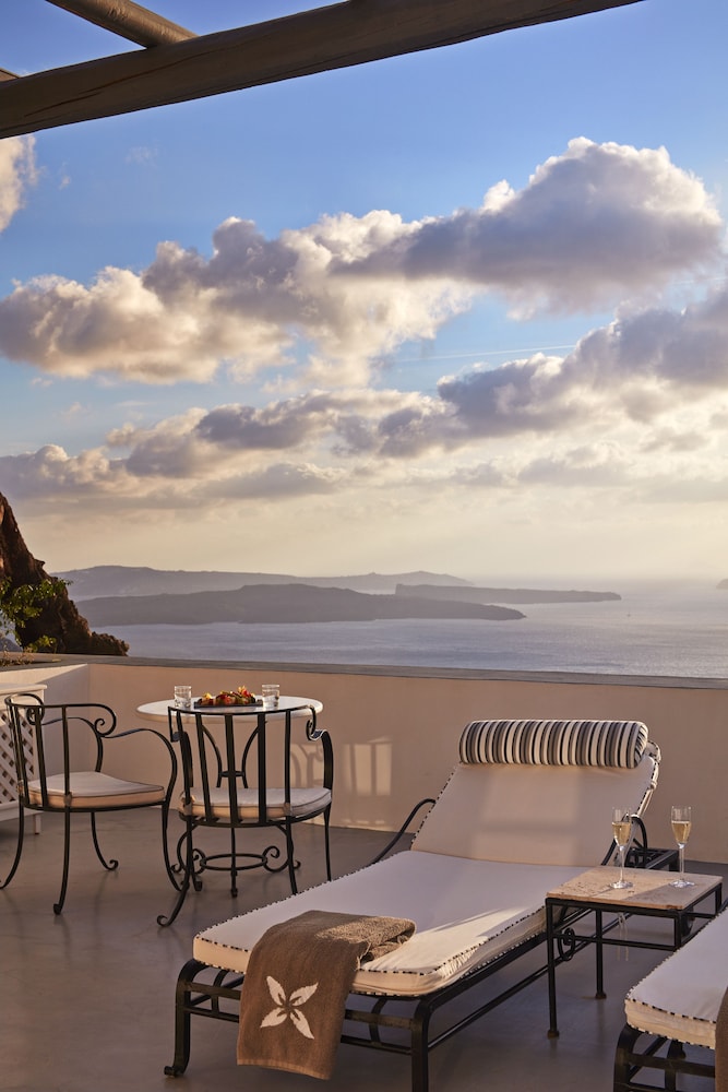 San Antonio, an SLH Hotel in SANTORINI