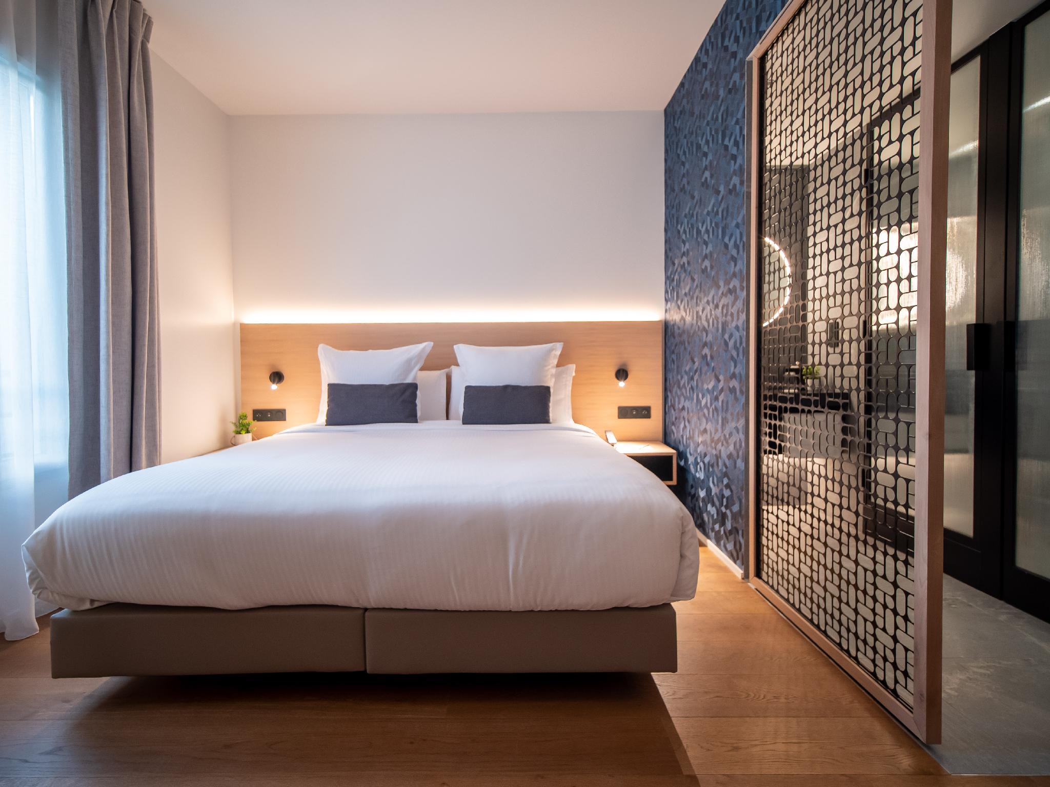 Room, Single, Twin Beds