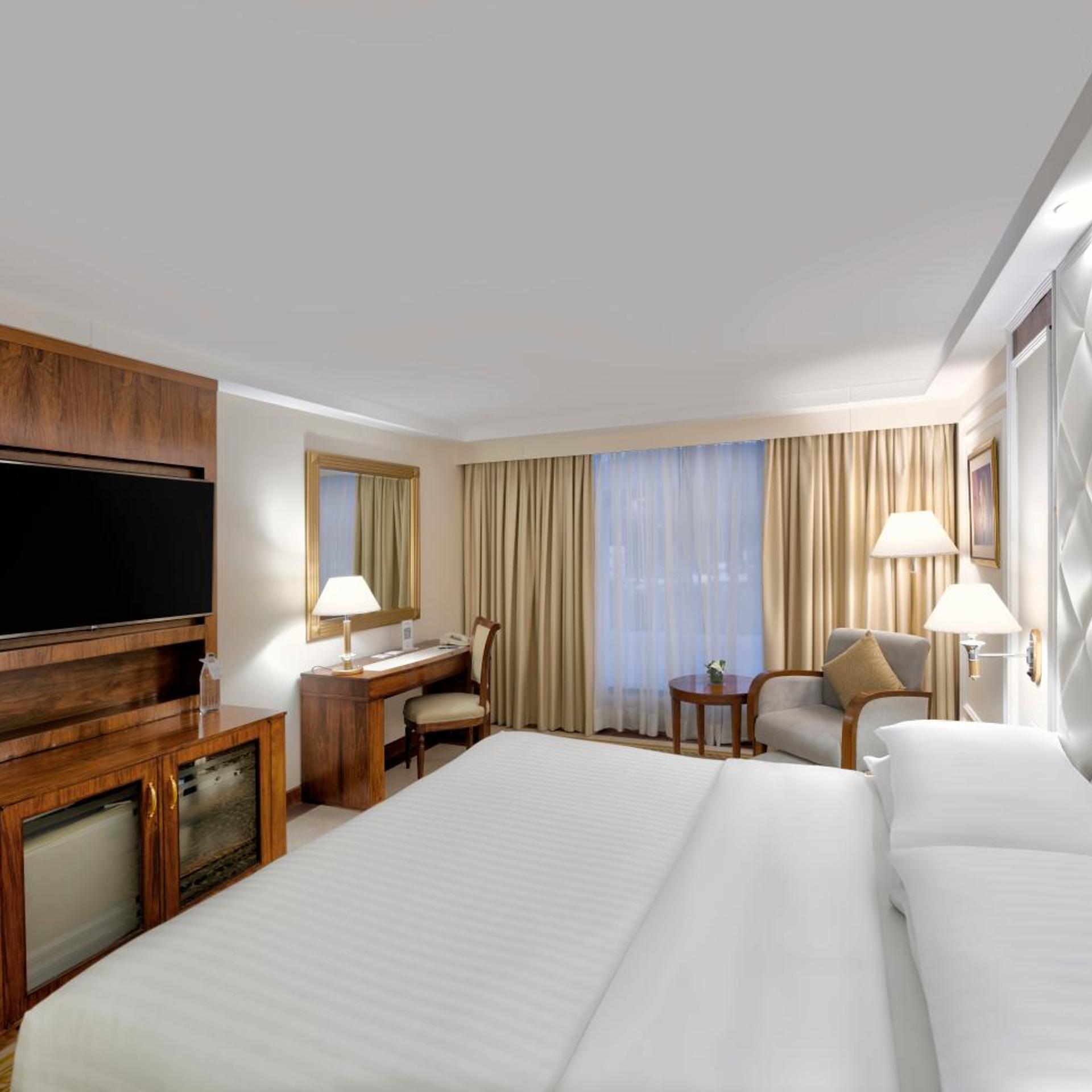 Guest Room, Deluxe, King Bed