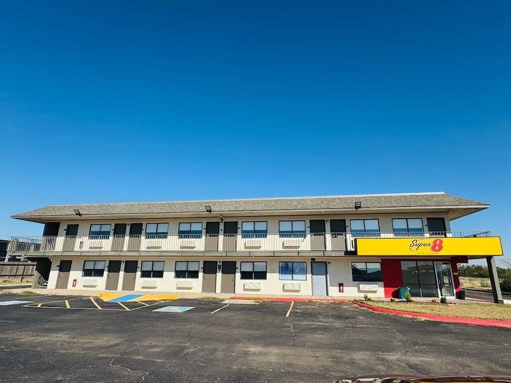 Super 8 by Wyndham Big Spring 1/28