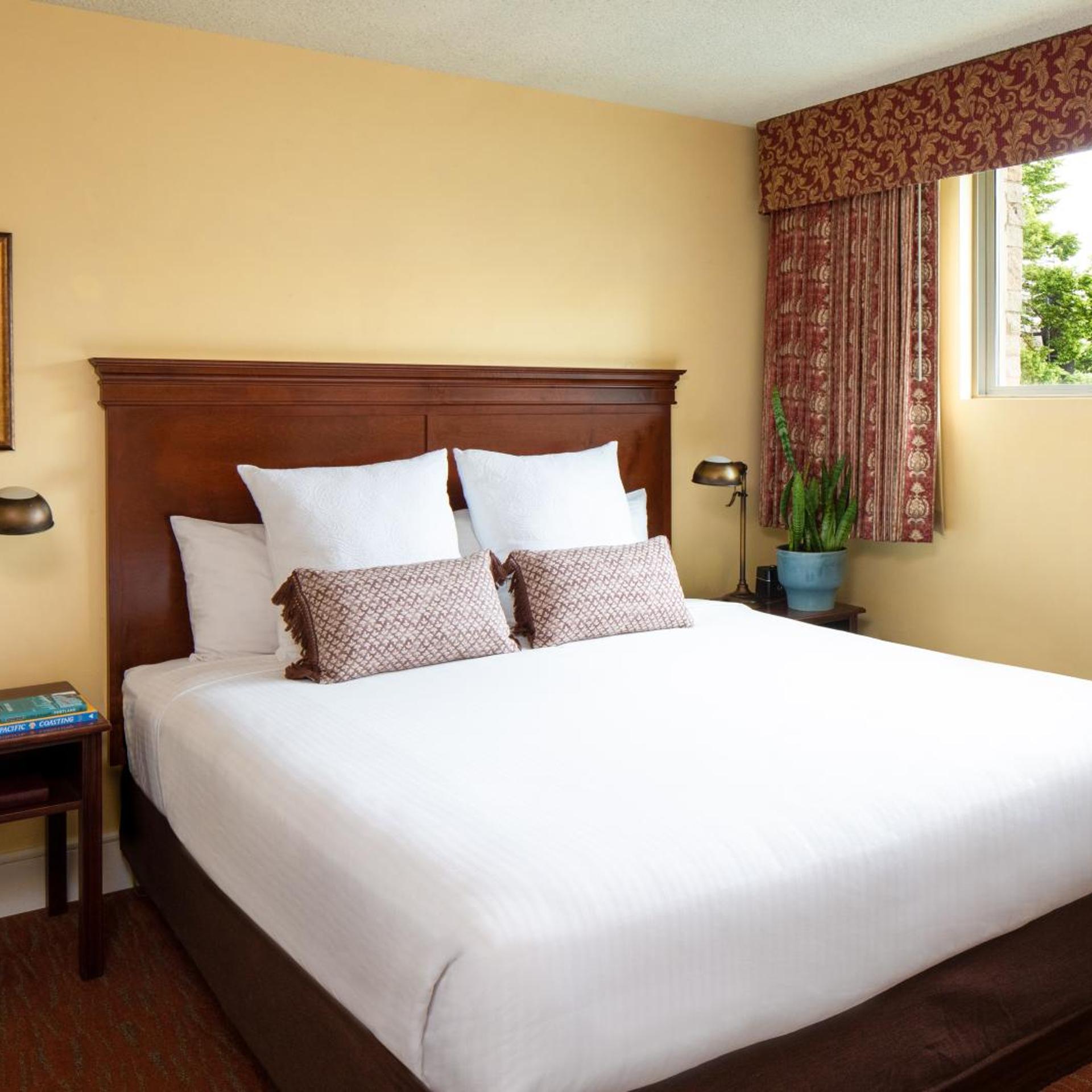 Deluxe, Suite, King Bed