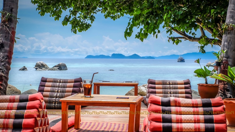 Ten Moons Lipe Resort 3/50