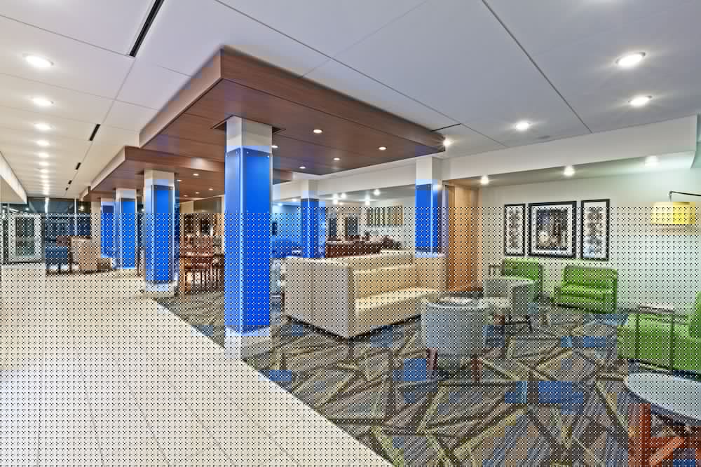 Holiday Inn Express Suites Brenham South 8/46