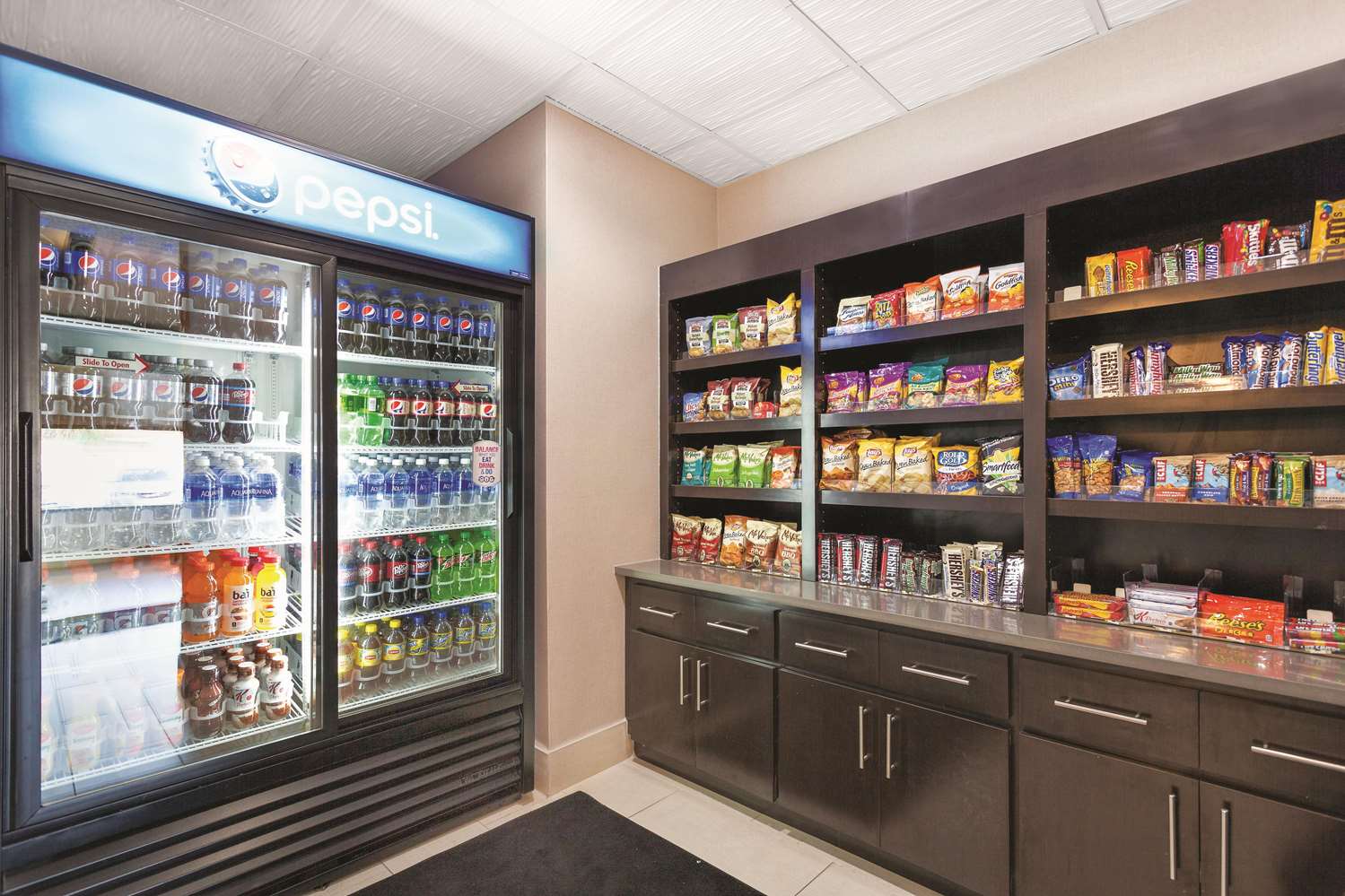 La Quinta Inn & Suites by Wyndham - Tampa South 13/27